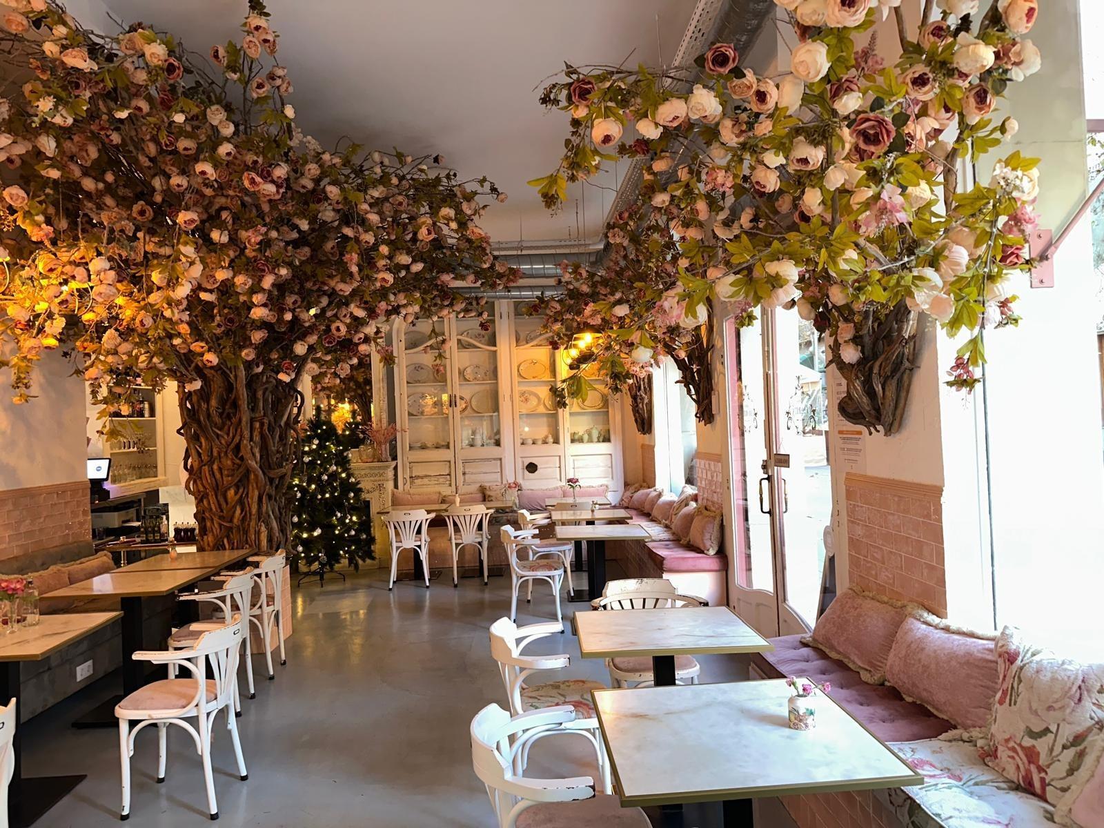 Retail in Barcelona, Barcelona for lease Interior Photo- Image 1 of 16