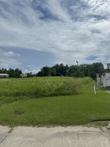 10850 Mead rd, Baton Rouge, LA for sale - Building Photo - Image 2 of 3