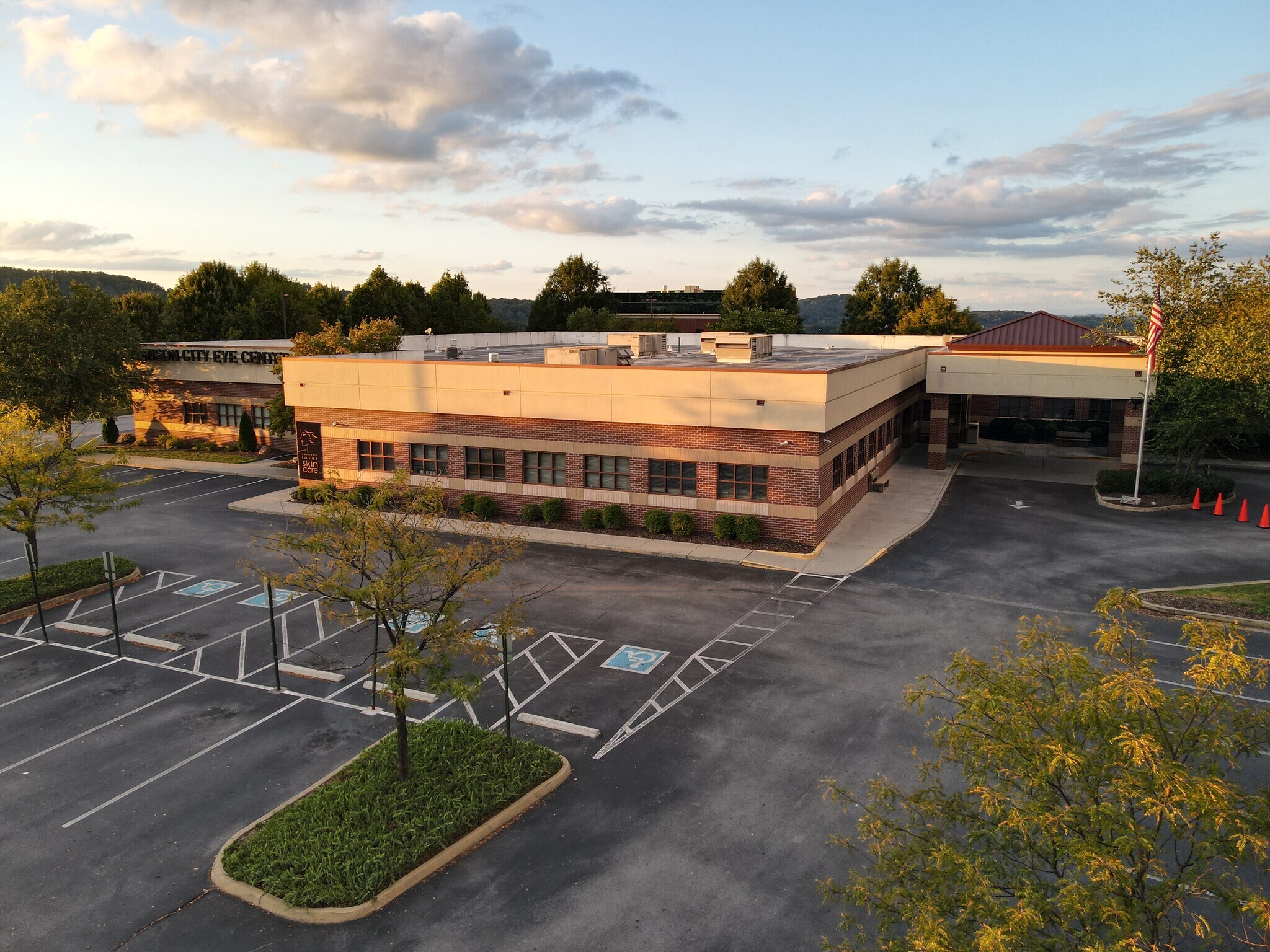 110 Med Tech Pky, Johnson City, TN for lease Primary Photo- Image 1 of 16