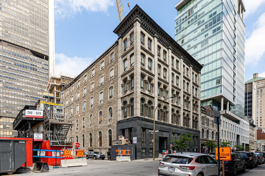 651 Rue Notre-Dame O, Montréal, QC à vendre - Photo du bâtiment - Image 1 de 1