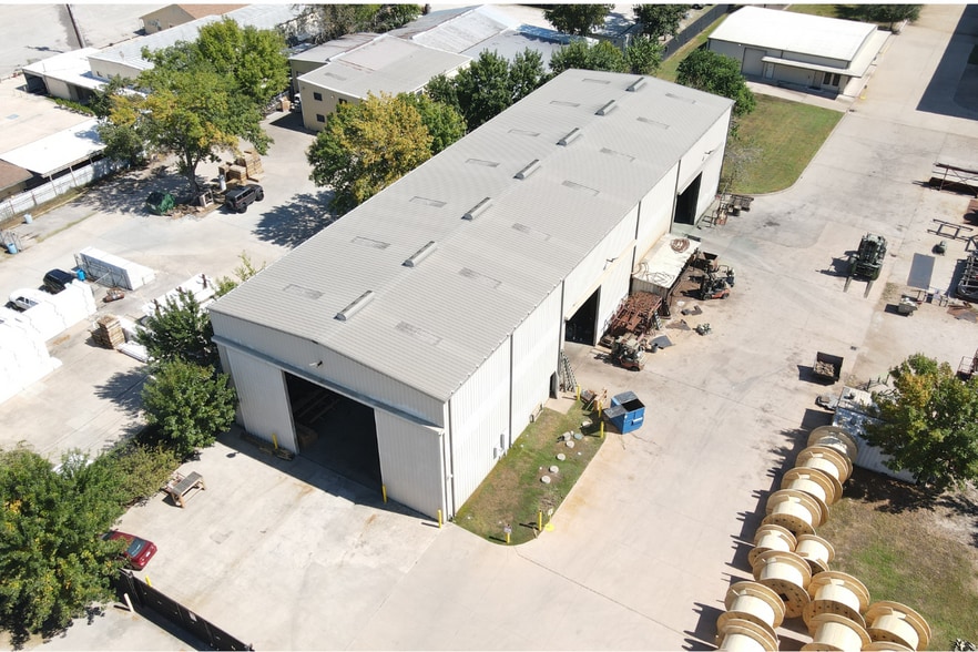 6815 Signat Dr, Houston, TX à louer - Photo du bâtiment - Image 3 de 9