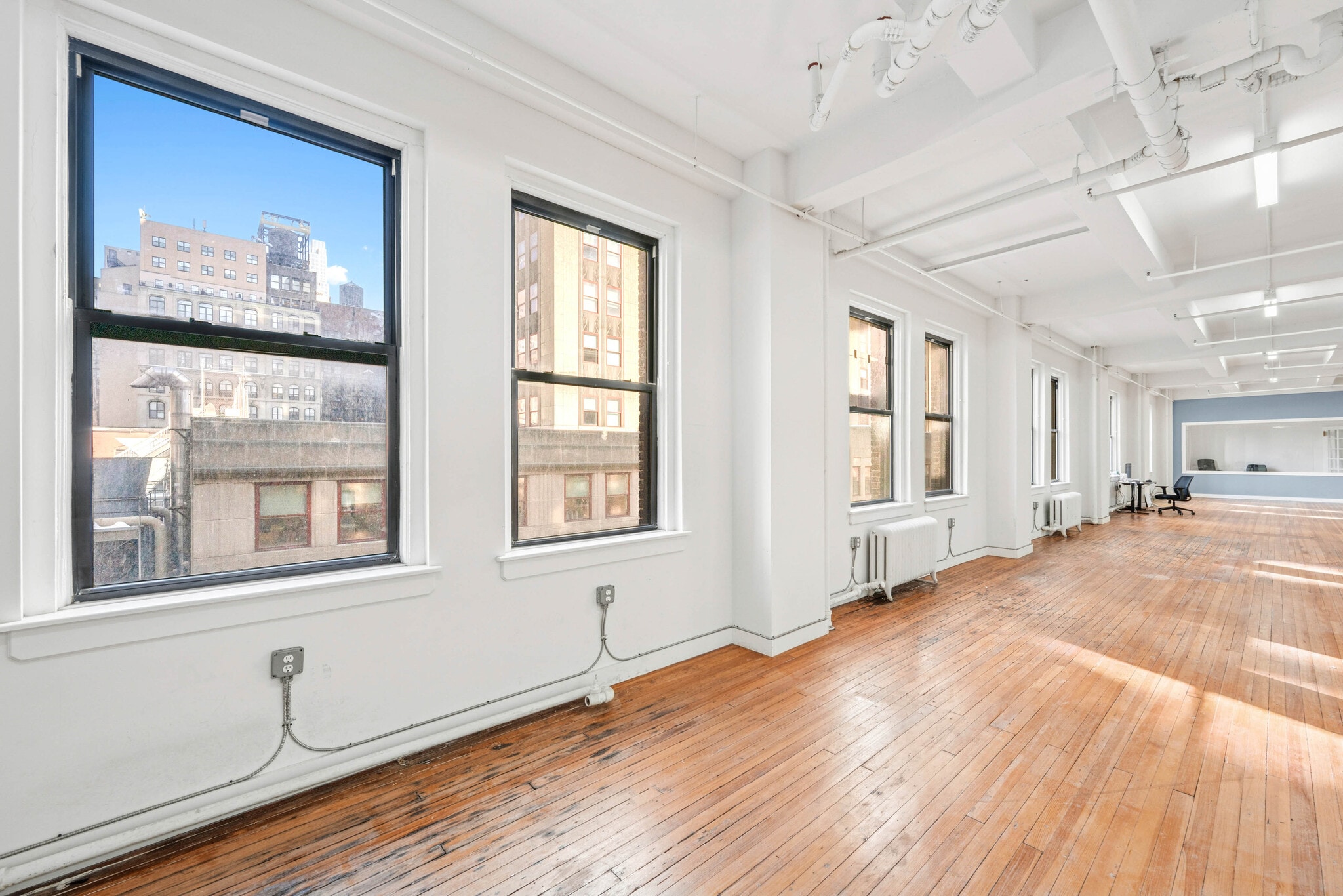 20-28 W 33rd St, New York, NY for lease Interior Photo- Image 1 of 6