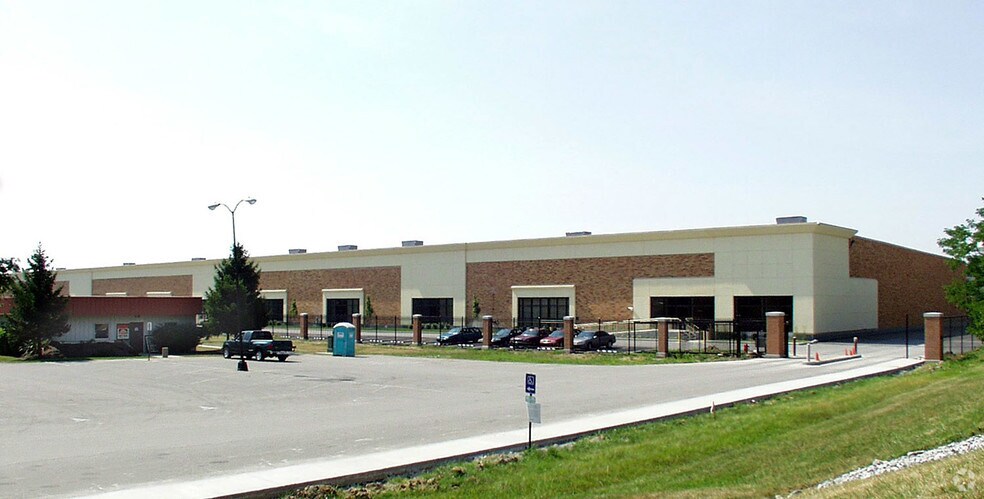 7125 Industrial Rd, Florence, KY à louer - Photo du bâtiment - Image 2 de 6