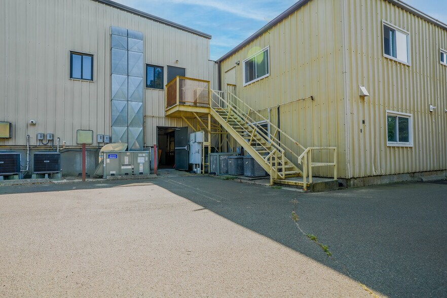 35 Research Pky, Old Saybrook, CT à vendre - Photo du bâtiment - Image 3 de 29