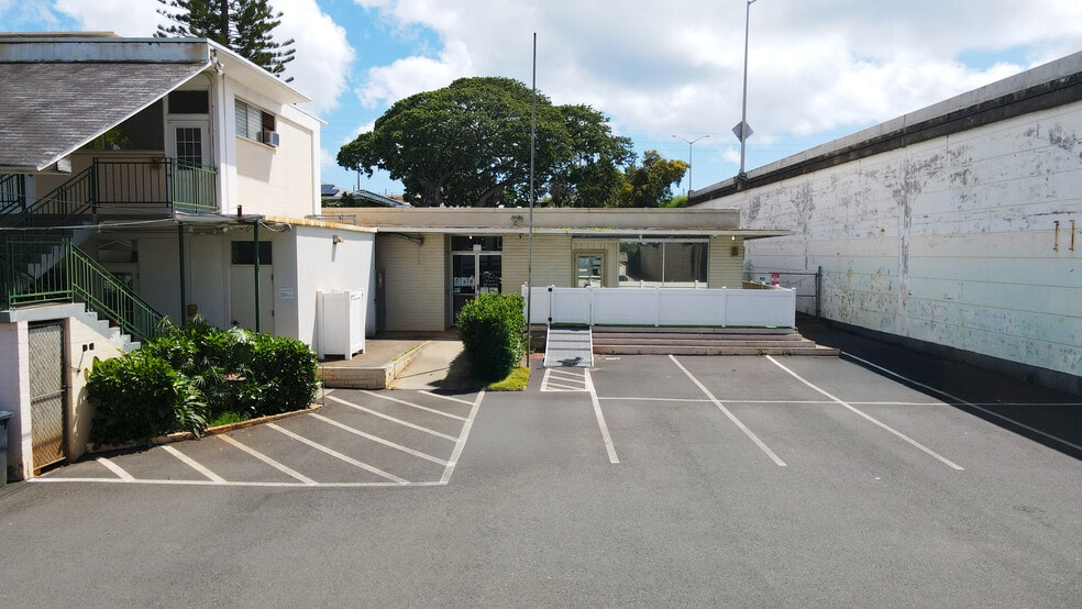 1041 10th Ave, Honolulu, HI à louer - Photo du bâtiment - Image 2 de 14