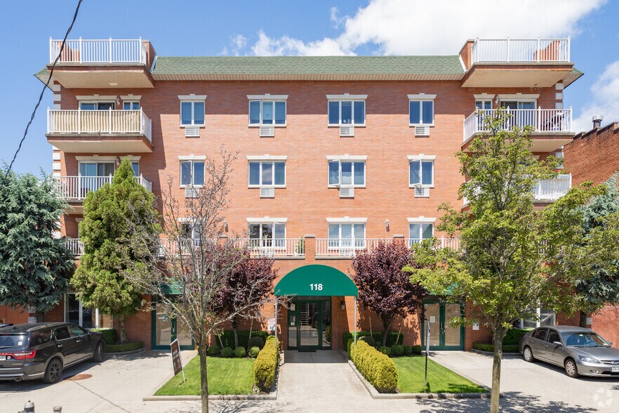 118 Battery Ave, Brooklyn, NY à vendre - Photo du bâtiment - Image 2 de 5