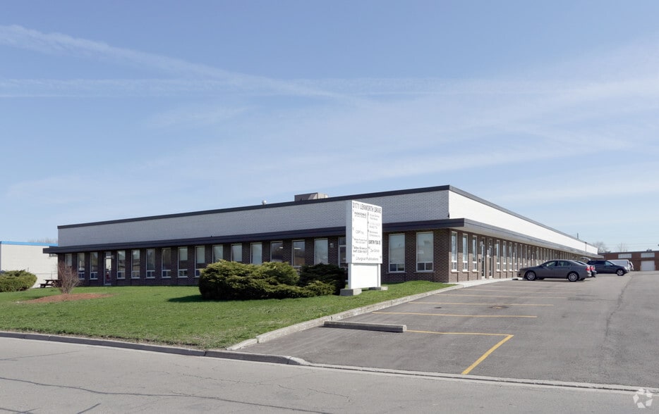 3171 Lenworth Dr, Mississauga, ON for lease - Building Photo - Image 3 of 4
