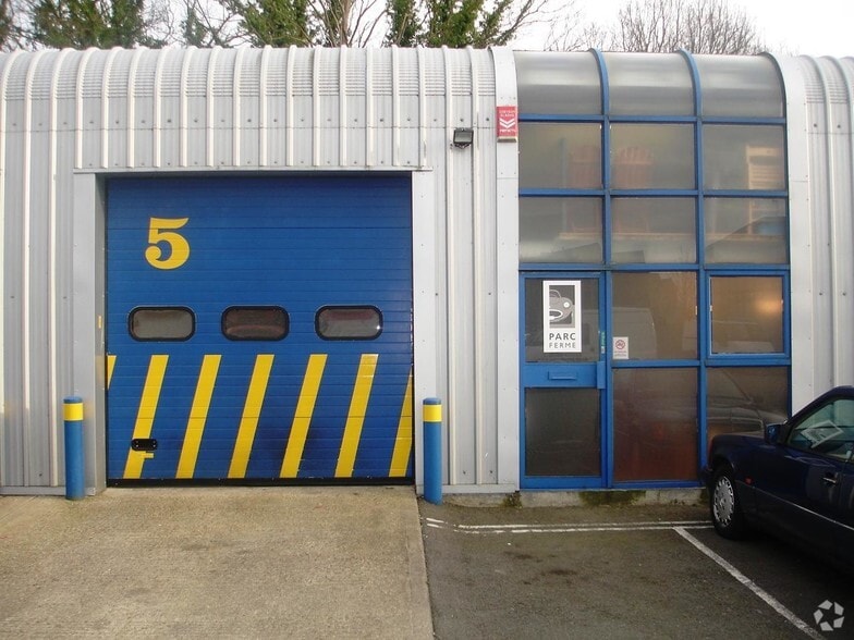 Eversley Way, Egham for sale - Building Photo - Image 3 of 29