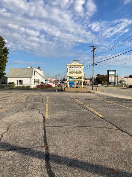 10 Newport Ave, Pawtucket, RI for lease - Building Photo - Image 2 of 10