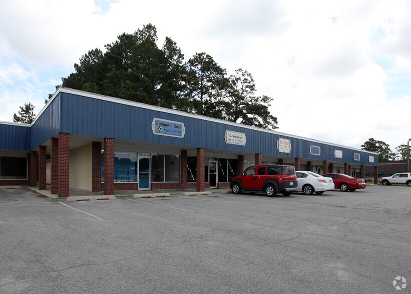 300 US 70 Hwy W, Havelock, NC à vendre - Photo du bâtiment - Image 2 de 4