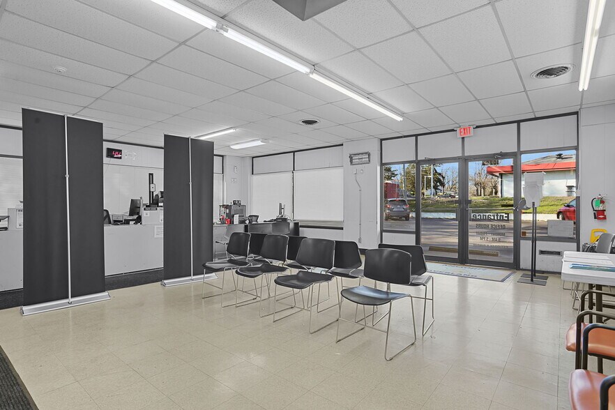 10262-10292 Page Ave, Saint Louis, MO à louer - Photo du bâtiment - Image 3 de 3