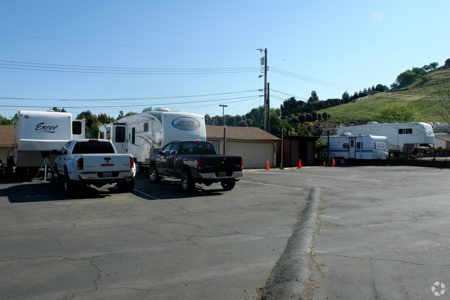 381 Arthur Rd, Martinez, CA for sale - Primary Photo - Image 1 of 4