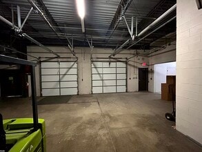 2505 S Finley Rd, Lombard, IL à vendre Photo intérieure- Image 1 de 20