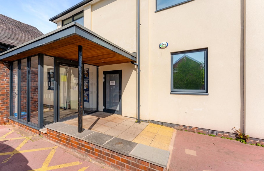 144A Dialstone Ln, Stockport for sale - Building Photo - Image 3 of 21