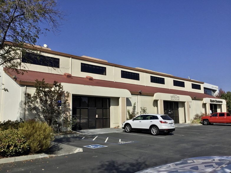 345 Convention Way, Redwood City, CA for lease - Primary Photo - Image 1 of 43