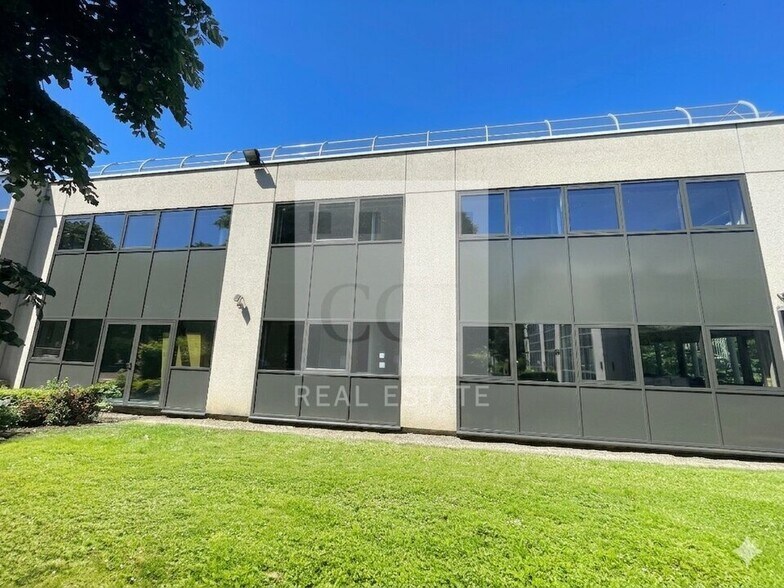 Bureau dans Eybens à louer - Photo du bâtiment - Image 2 de 16