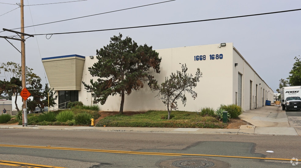 1668-1680 Industrial Blvd, Chula Vista, CA for lease - Primary Photo - Image 1 of 4