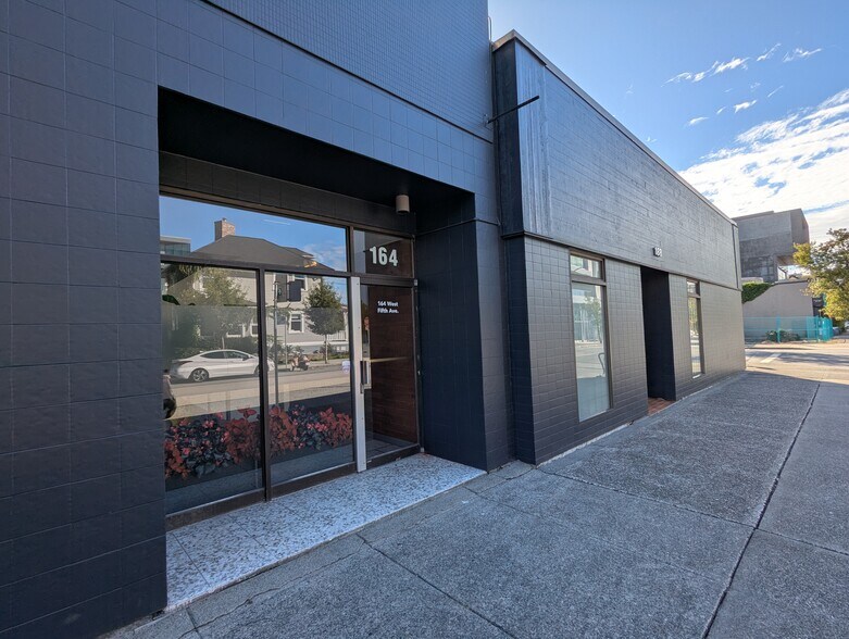188 5th Av W, Vancouver, BC à vendre - Photo du bâtiment - Image 2 de 5