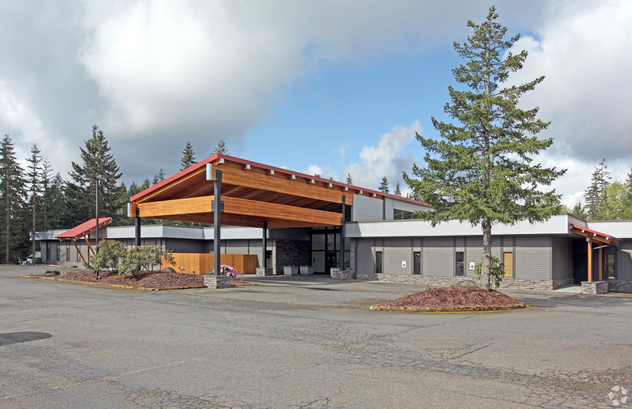 1950 Pottery Ave, Port Orchard, WA for lease Primary Photo- Image 1 of 9