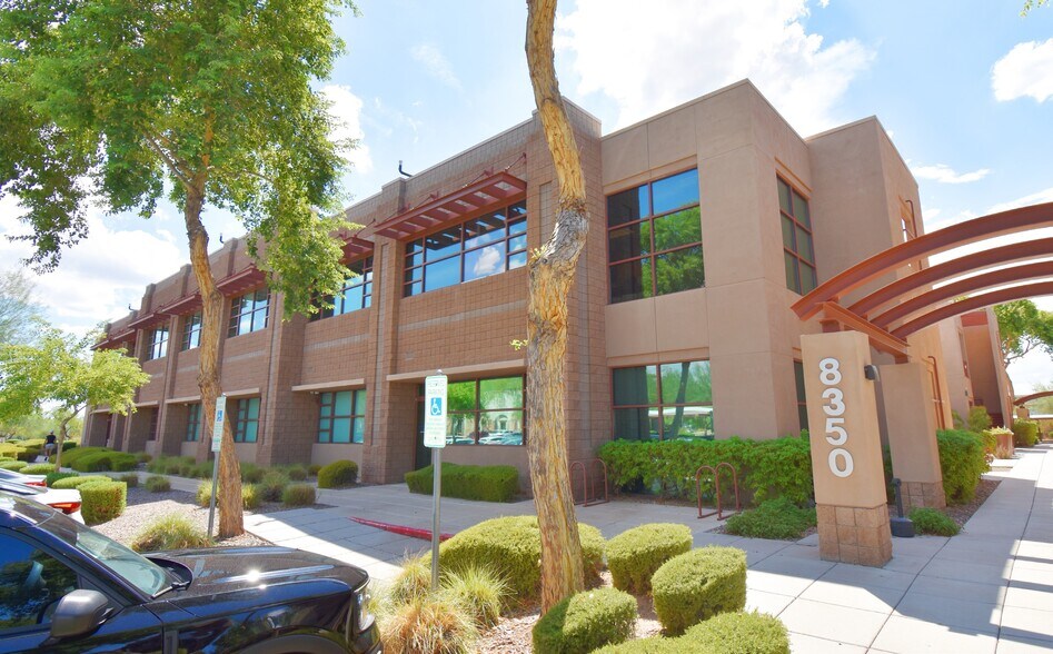 8350 E Raintree Dr, Scottsdale, AZ à louer - Photo du bâtiment - Image 1 de 12