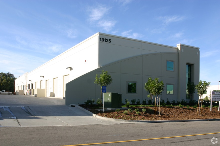 13125 Danielson St, Poway, CA for lease - Building Photo - Image 3 of 8