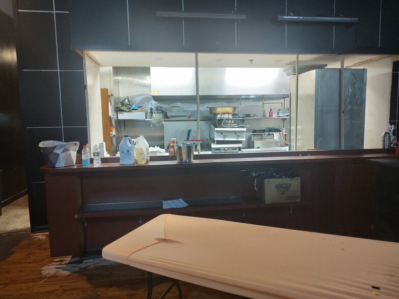 10 S Calvert St, Baltimore, MD for sale - Interior Photo - Image 2 of 12