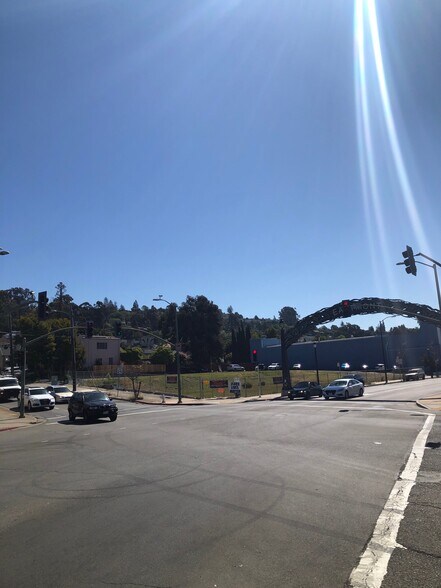 7300 MacArthur Blvd, Oakland, CA for sale - Building Photo - Image 2 of 12