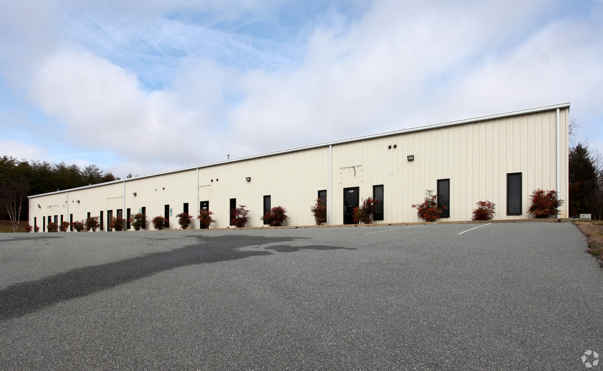 3663-3673 Alamance Rd, Burlington, NC for lease Primary Photo- Image 1 of 30