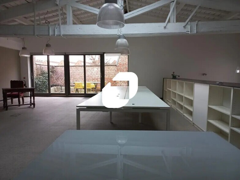 9 Rue Du Grand Chemin, Roubaix for sale - Interior Photo - Image 3 of 6