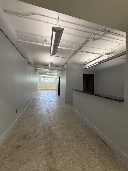 333 W 7th St, Royal Oak, MI à louer - Photo intérieure - Image 3 de 11