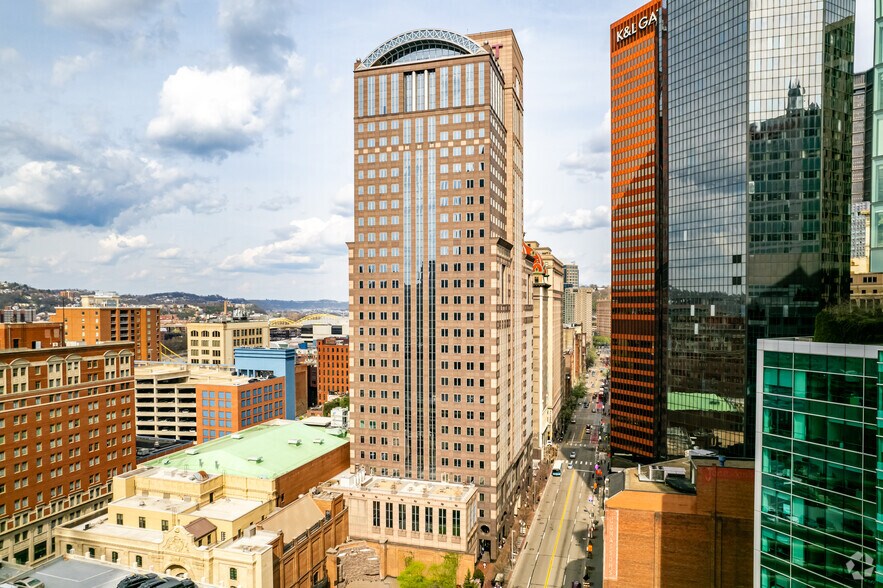 625 Liberty Ave, Pittsburgh, PA à louer - Photo du bâtiment - Image 1 de 15