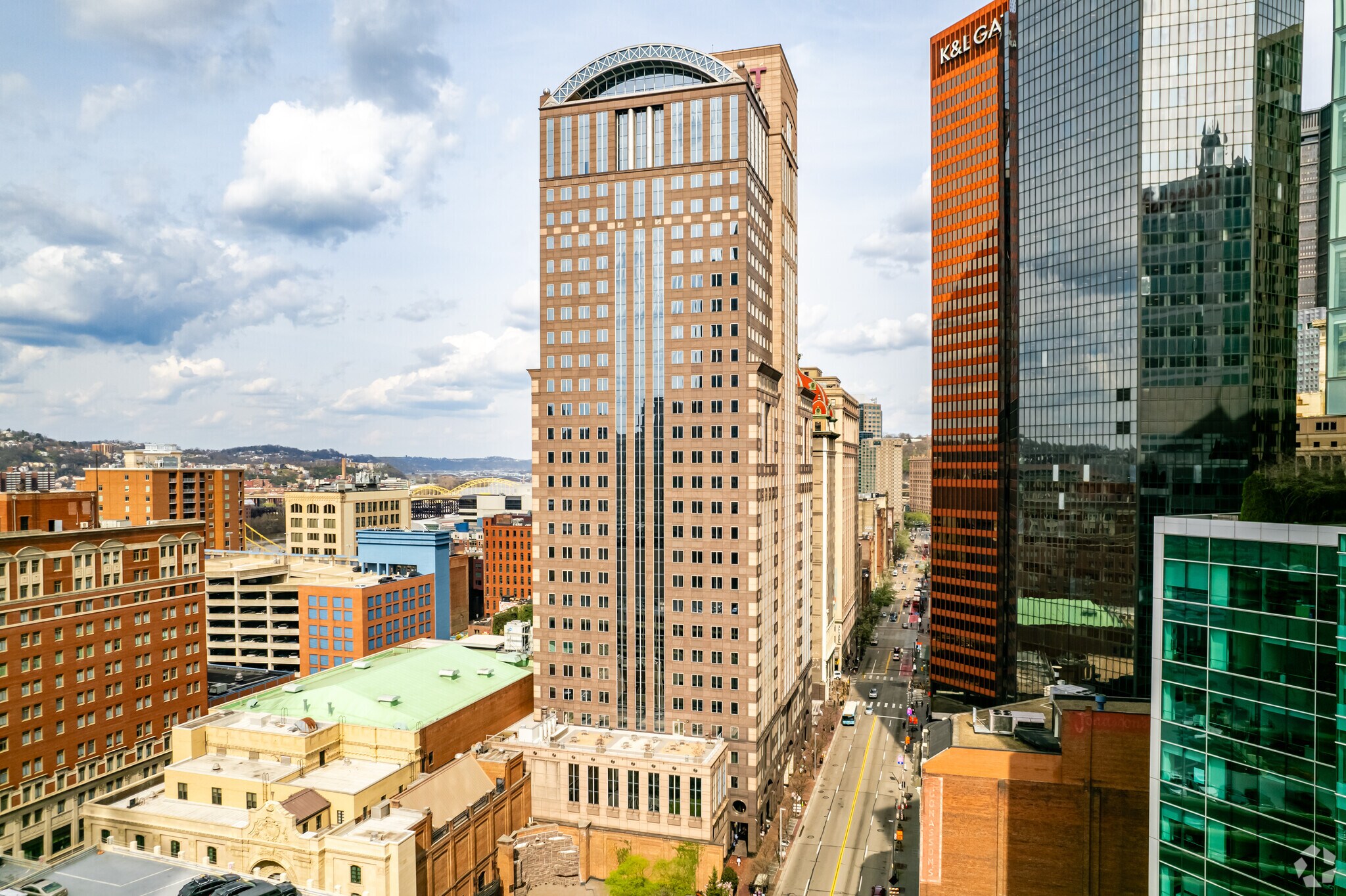 625 Liberty Ave, Pittsburgh, PA à louer Photo du bâtiment- Image 1 de 16