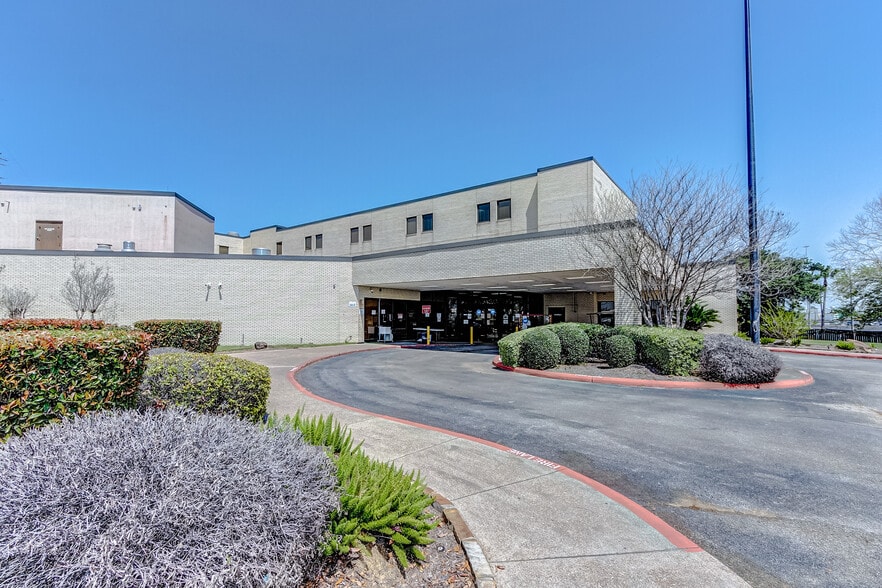 15101 Interstate 10 E, Channelview, TX for lease - Building Photo - Image 1 of 10