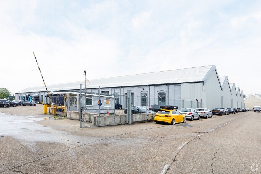 Chickenhall Ln, Eastleigh à louer - Photo du bâtiment - Image 3 de 4