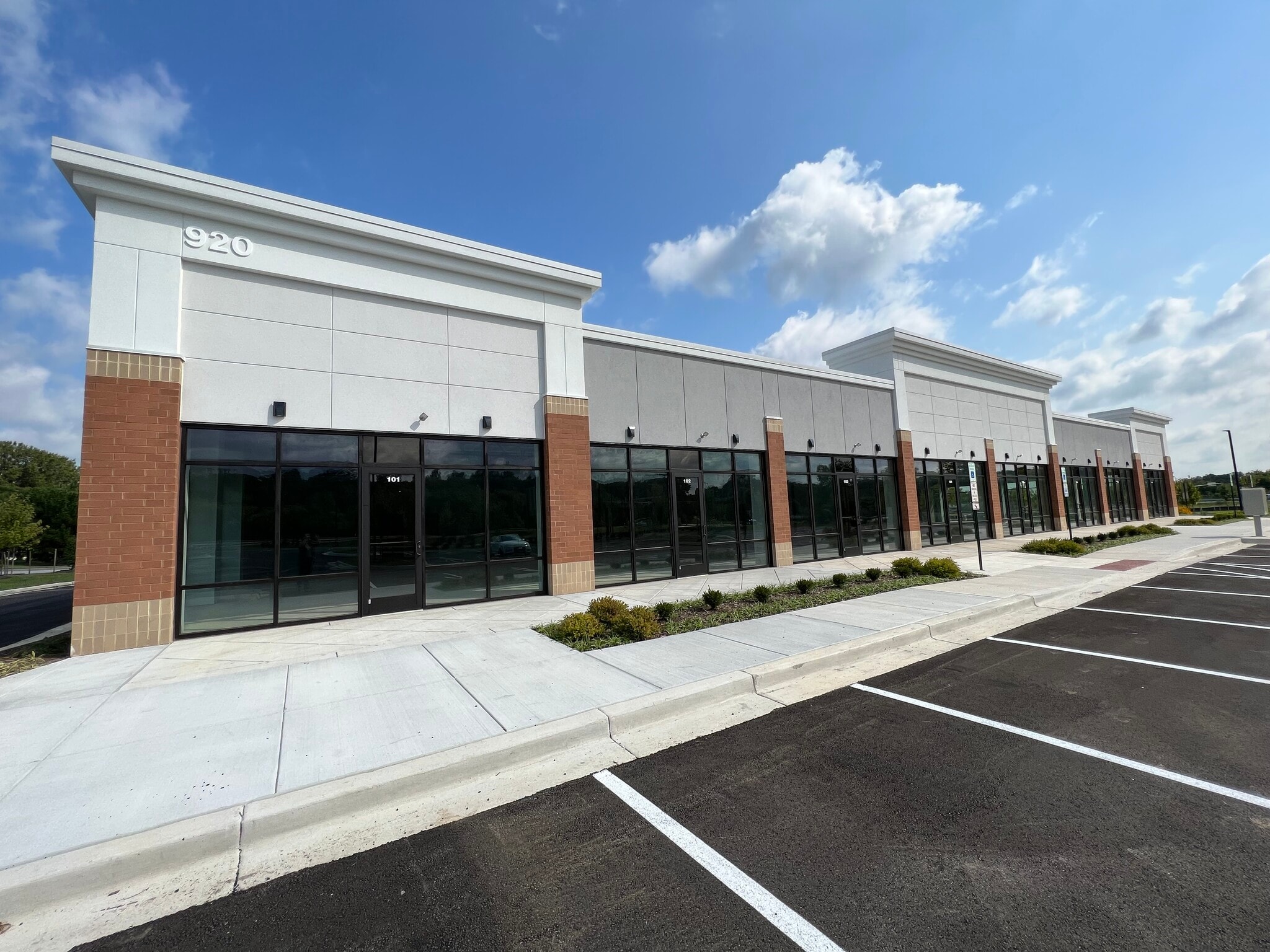 910 Cromwell Park Dr, Glen Burnie, MD for lease Building Photo- Image 1 of 2