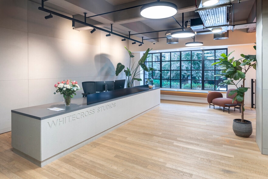 50 Banner St, London for lease - Building Photo - Image 2 of 15