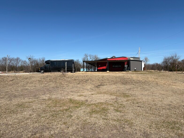1704 E Hwy 70, Kingston, OK à vendre - Photo du bâtiment - Image 3 de 55