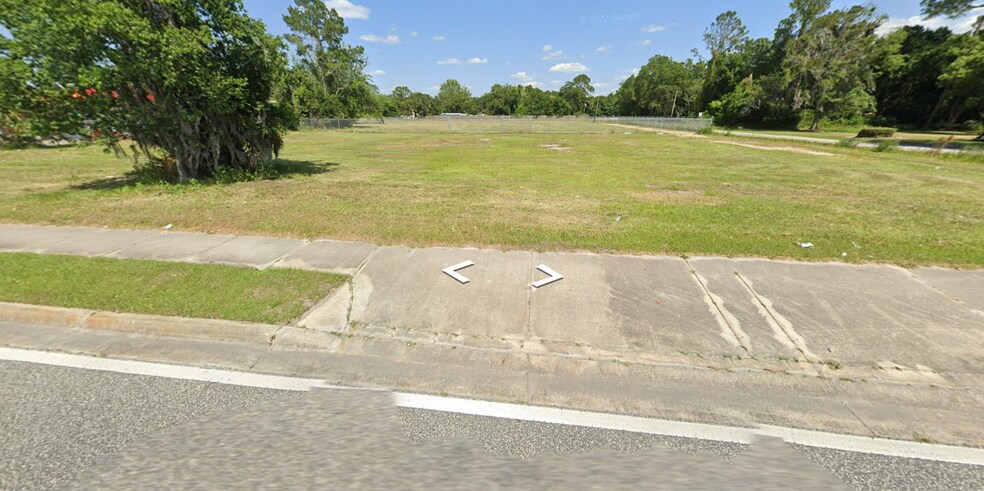 236 Hwy 17 N Hwy, Palatka, FL à vendre - Photo du bâtiment - Image 2 de 9