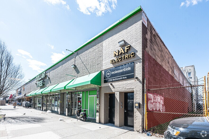 1726-1734 McDonald Ave, Brooklyn, NY à louer - Photo du bâtiment - Image 1 de 4