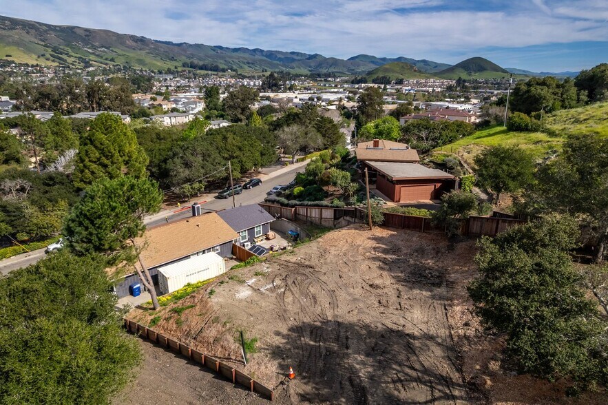3291 Rockview Pl, San Luis Obispo, CA à vendre - Photo du bâtiment - Image 3 de 35