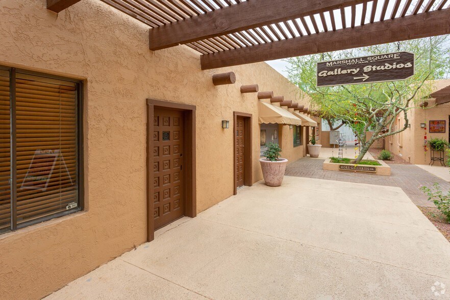 7051 E Main St, Scottsdale, AZ à louer - Photo du bâtiment - Image 3 de 6