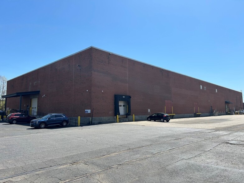 120 Moffitt St, Stratford, CT for lease - Building Photo - Image 2 of 7