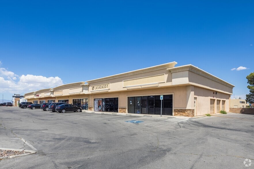 1651 E Sunset Rd, Las Vegas, NV à louer - Photo du bâtiment - Image 2 de 4
