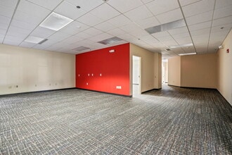 200 E Campus View Blvd, Columbus, OH for lease Interior Photo- Image 1 of 4