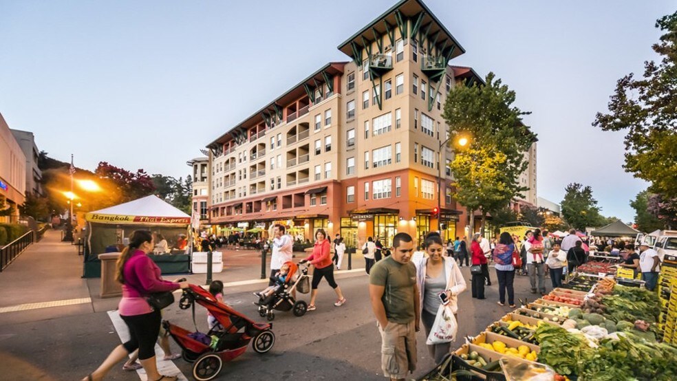 992-998 4th St, San Rafael, CA à louer - Photo du bâtiment - Image 2 de 13