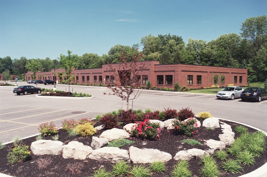 1890 S Winton Rd S, Rochester, NY for lease - Building Photo - Image 2 of 12