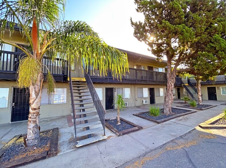 150 Gateway Ct, Stockton, CA for sale - Building Photo - Image 3 of 9