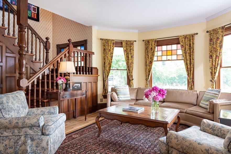 389 VT-15, Jericho, VT for sale - Interior Photo - Image 2 of 3