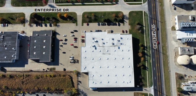 40800 Enterprise Dr, Sterling Heights, MI à louer - Aérien - Image 2 de 3