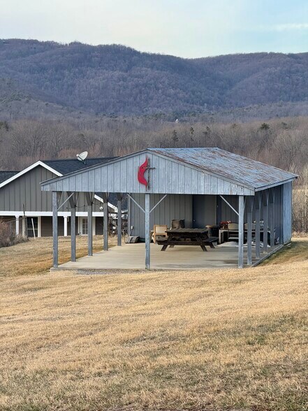 1121 Oddfellows Rd, Vinton, VA à vendre - Photo du bâtiment - Image 3 de 8